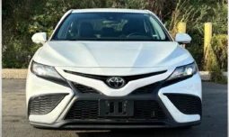 2022 Toyota Camry SE full