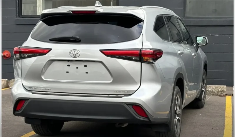 2022 Toyota Highlander XLE AWD full