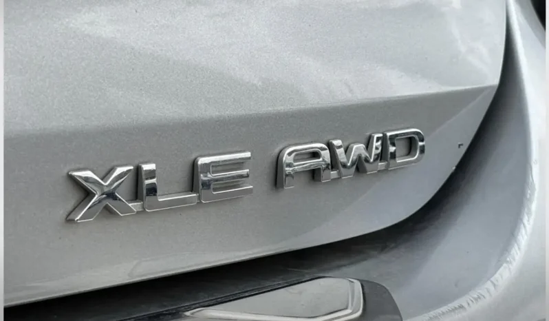 2022 Toyota Highlander XLE AWD full