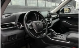 2022 Toyota Highlander XLE AWD full