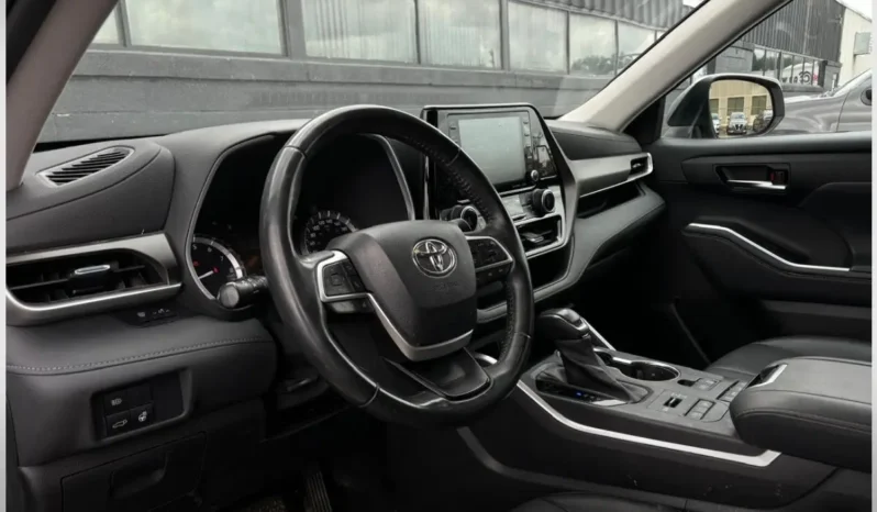 2022 Toyota Highlander XLE AWD full