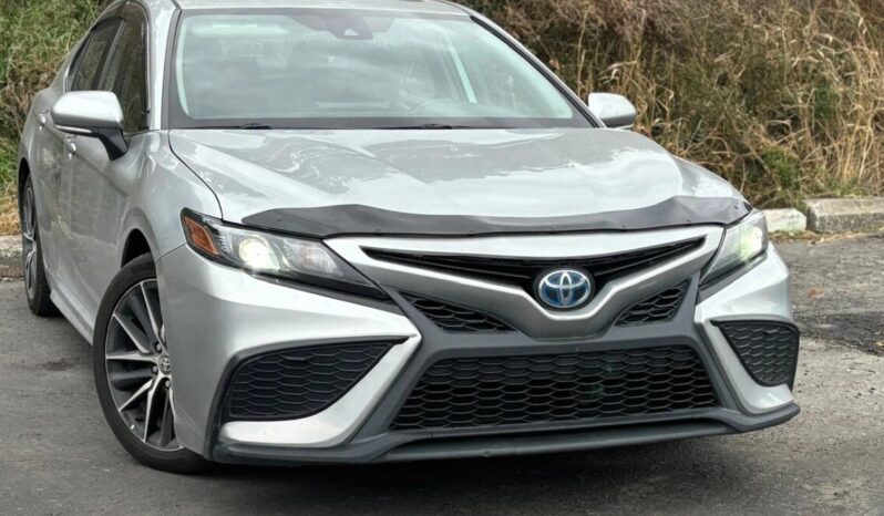 2022 Toyota Camry Hybrid SE Upgrade full