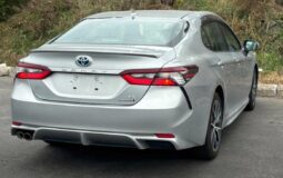 2022 Toyota Camry Hybrid SE Upgrade full