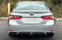 2022 Toyota Camry Hybrid SE Upgrade full