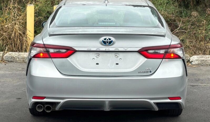 2022 Toyota Camry Hybrid SE Upgrade full