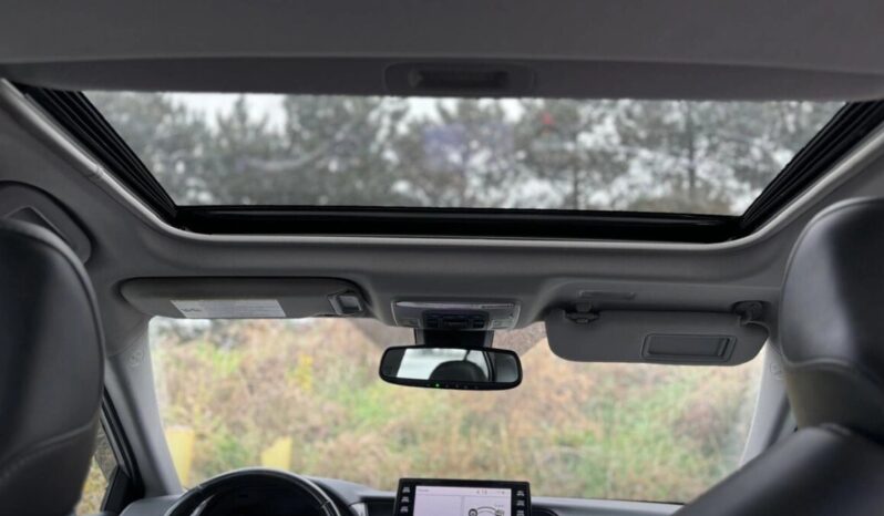 2022 Toyota Camry Hybrid SE Upgrade full