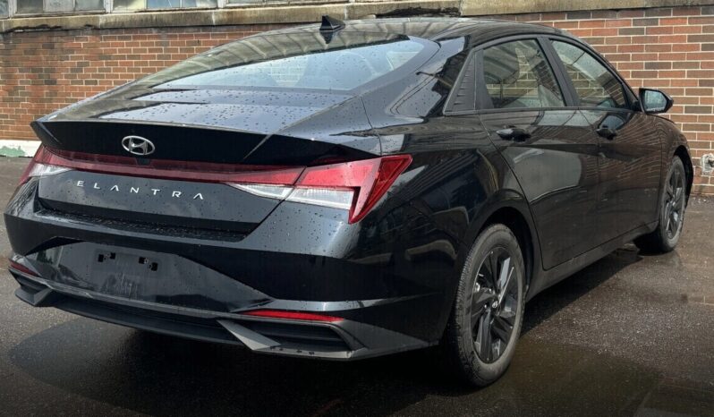 2023 Hyundai Elantra Preferred full