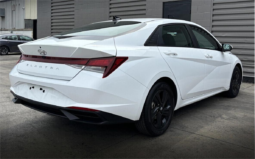 2023 Hyundai Elantra Preferred w/ Sun&Tech full