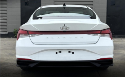 2023 Hyundai Elantra Preferred w/ Sun&Tech full