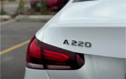 2021 Mercedes-Benz A-Class A 220 4MATIC Sedan full