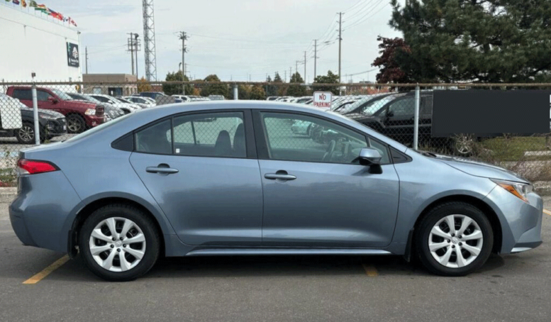 2022 Toyota Corolla LE full