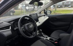 2022 Toyota Corolla LE full