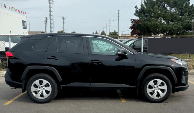 2022 Toyota RAV4 LE AWD full