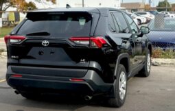 2022 Toyota RAV4 LE AWD full