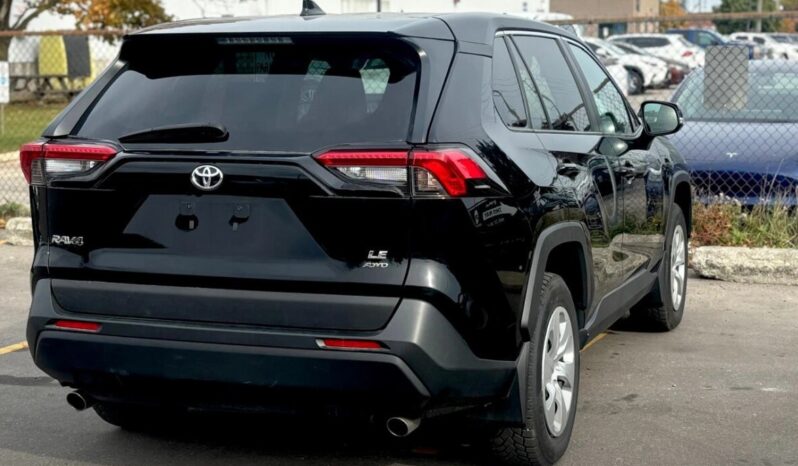2022 Toyota RAV4 LE AWD full