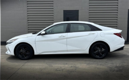 2023 Hyundai Elantra Preferred w/ Sun&Tech full