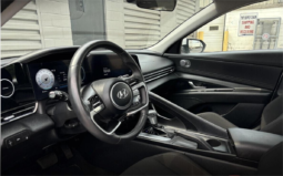 2023 Hyundai Elantra Preferred w/ Sun&Tech full